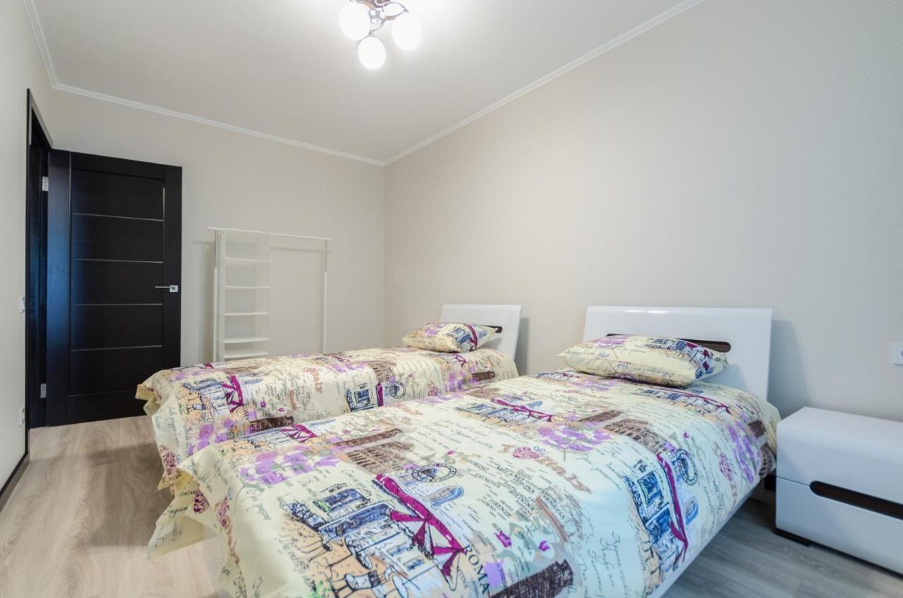 Artal Apartment On Obolonsky Avenue 16 Kiev Esterno foto