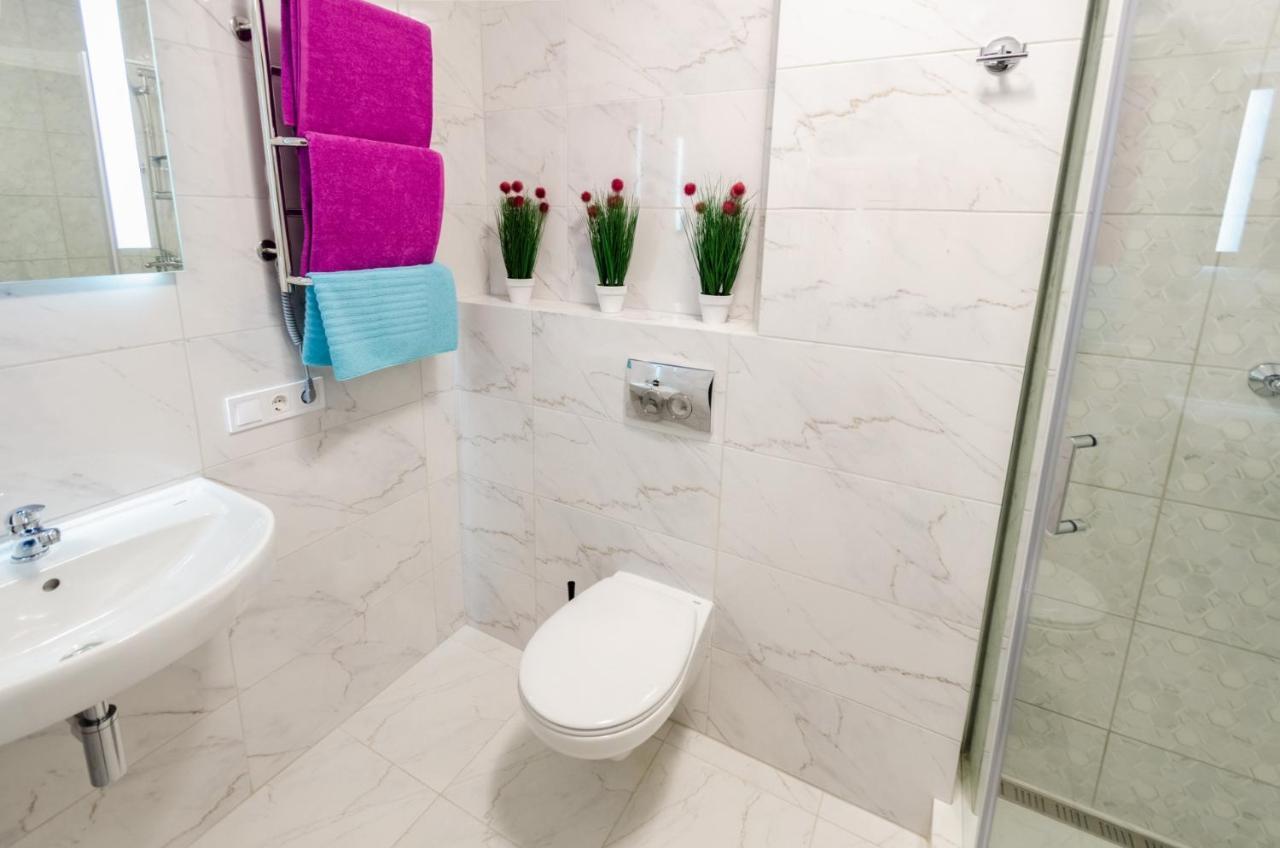 Artal Apartment On Obolonsky Avenue 16 Kiev Esterno foto