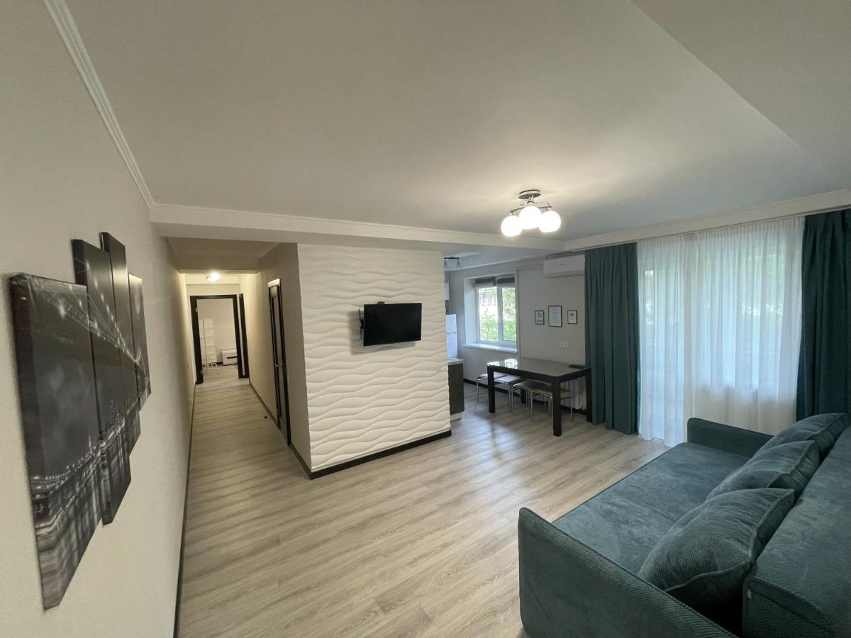 Artal Apartment On Obolonsky Avenue 16 Kiev Esterno foto